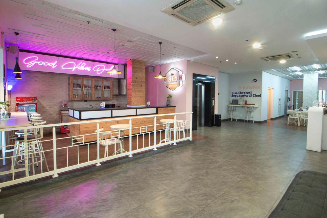 Cleo Hotel Tunjungan Сурабая Екстер'єр фото