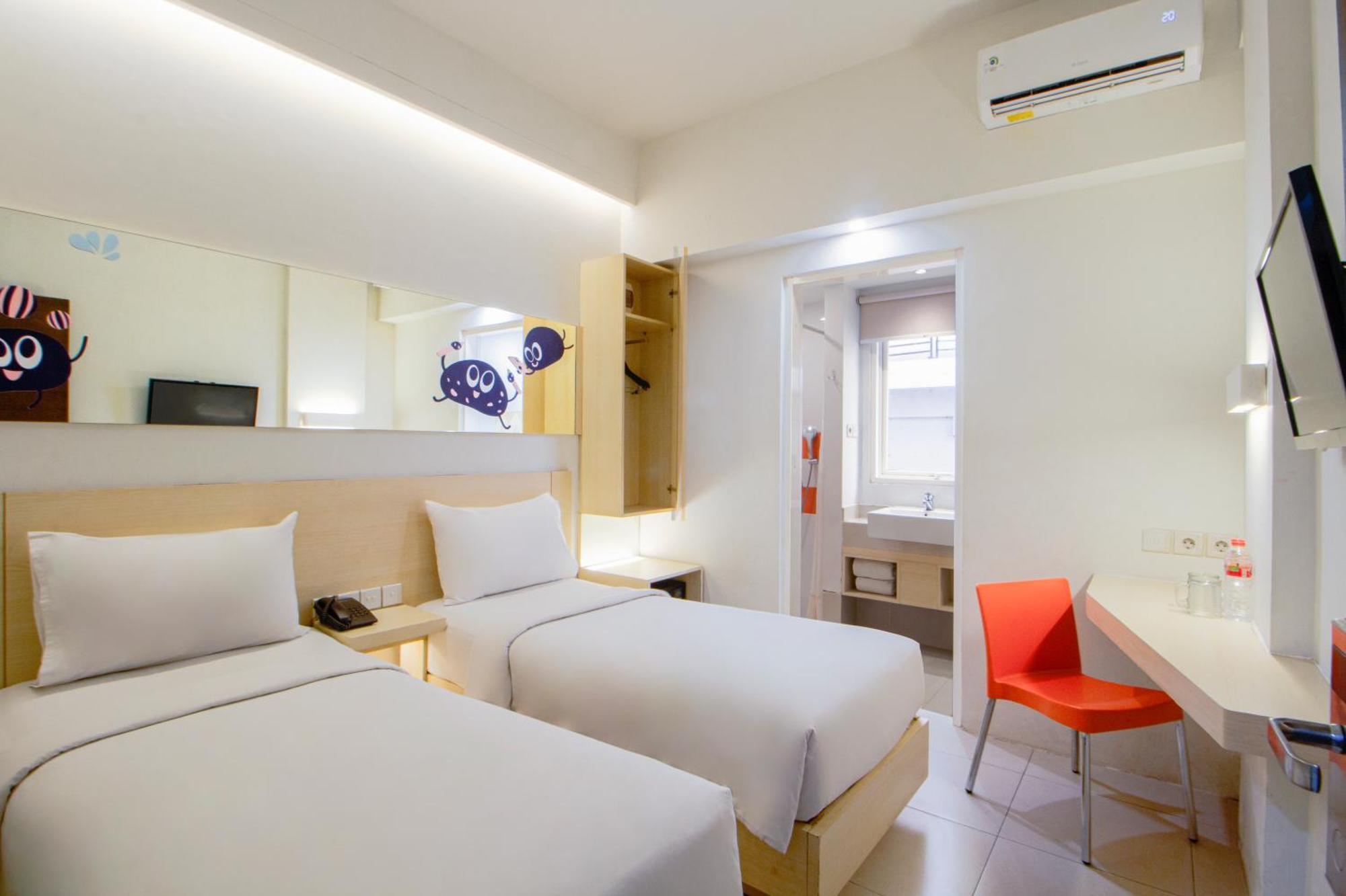 Cleo Hotel Tunjungan Сурабая Екстер'єр фото